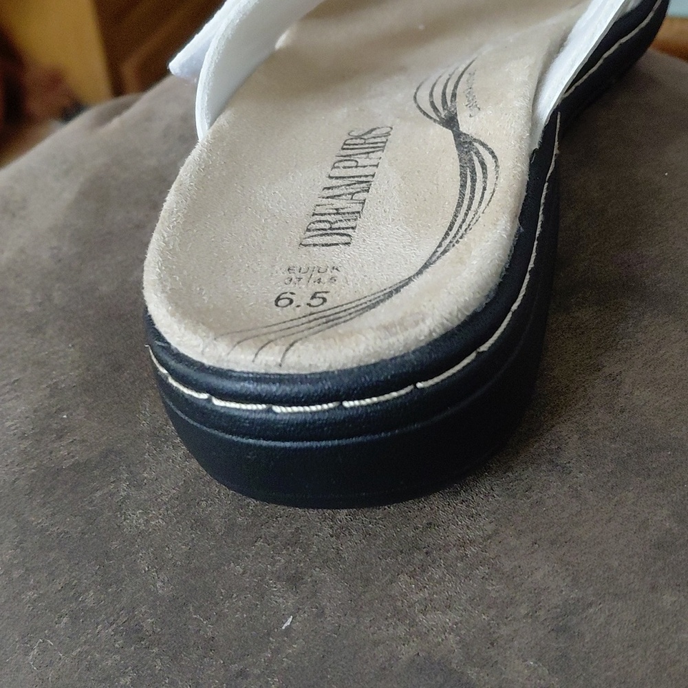 Sandles Size 6.5 - Picture 5 of 7